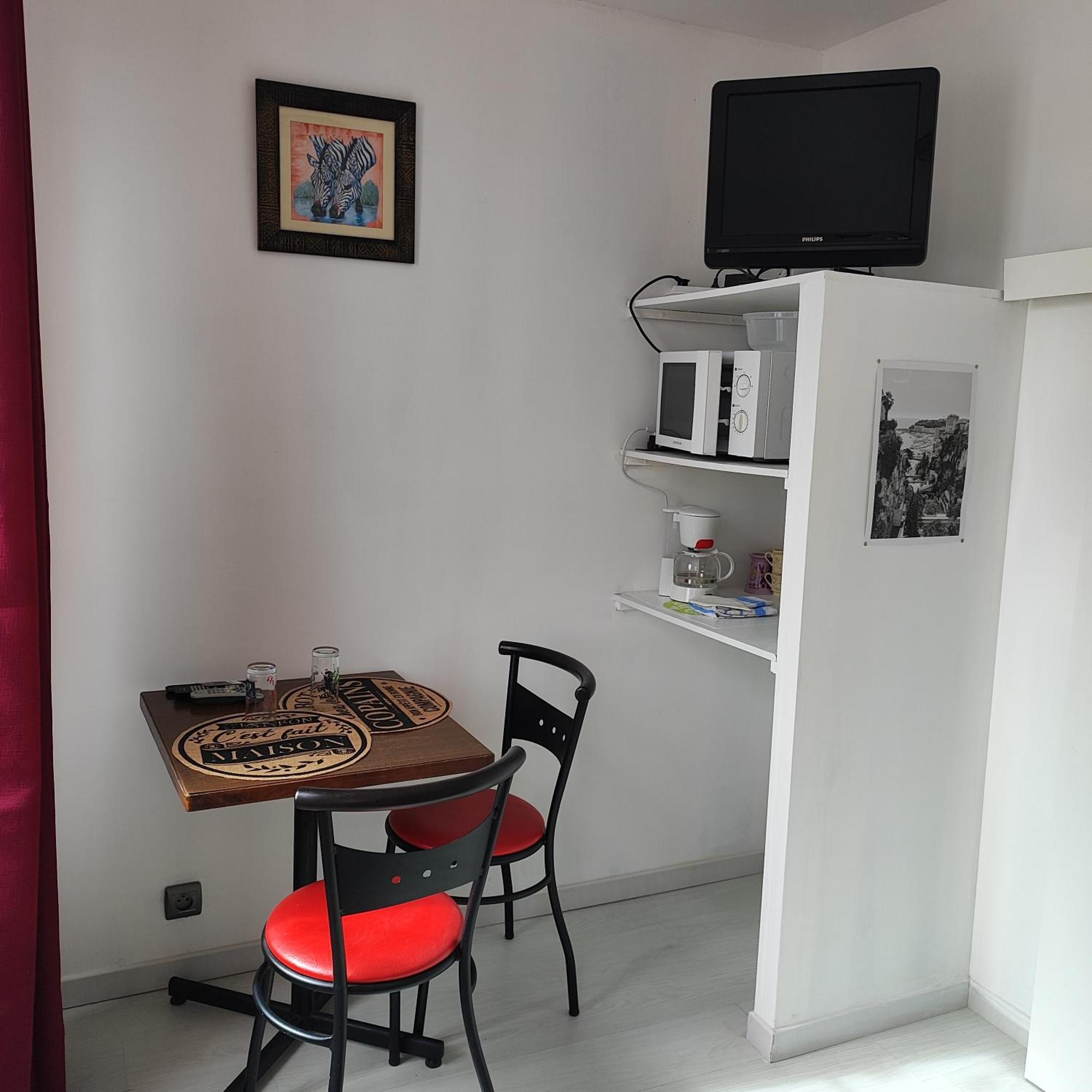 Gite Pour 6 Ou Chambre Pour 2 A Formigny Buitenkant foto