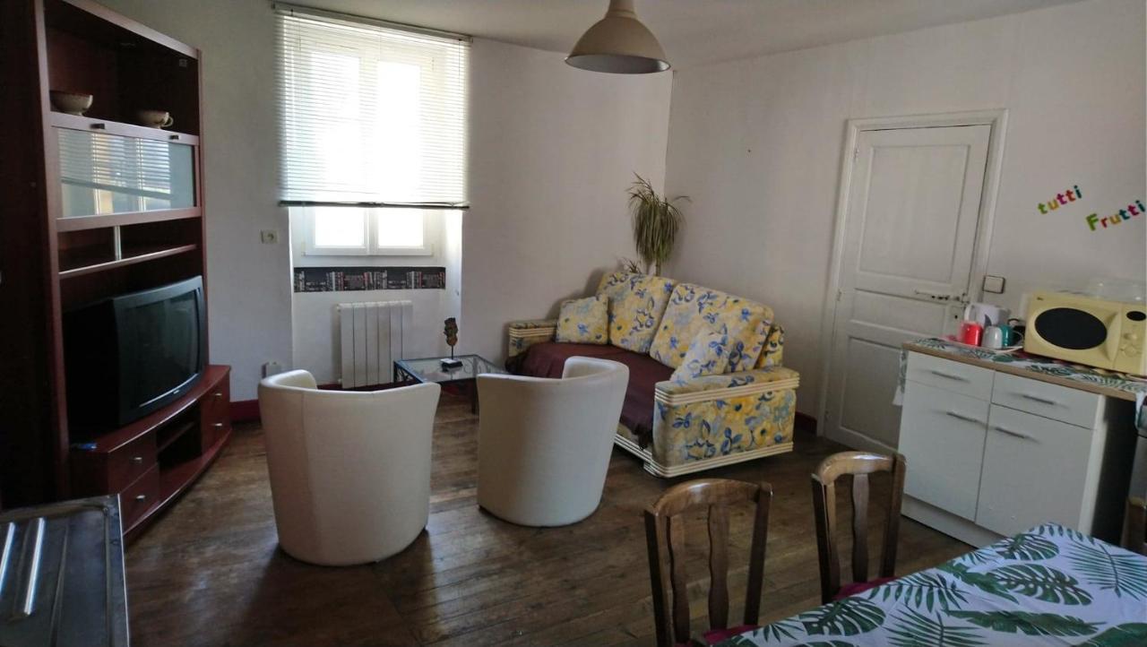 Gite Pour 6 Ou Chambre Pour 2 A Formigny Buitenkant foto